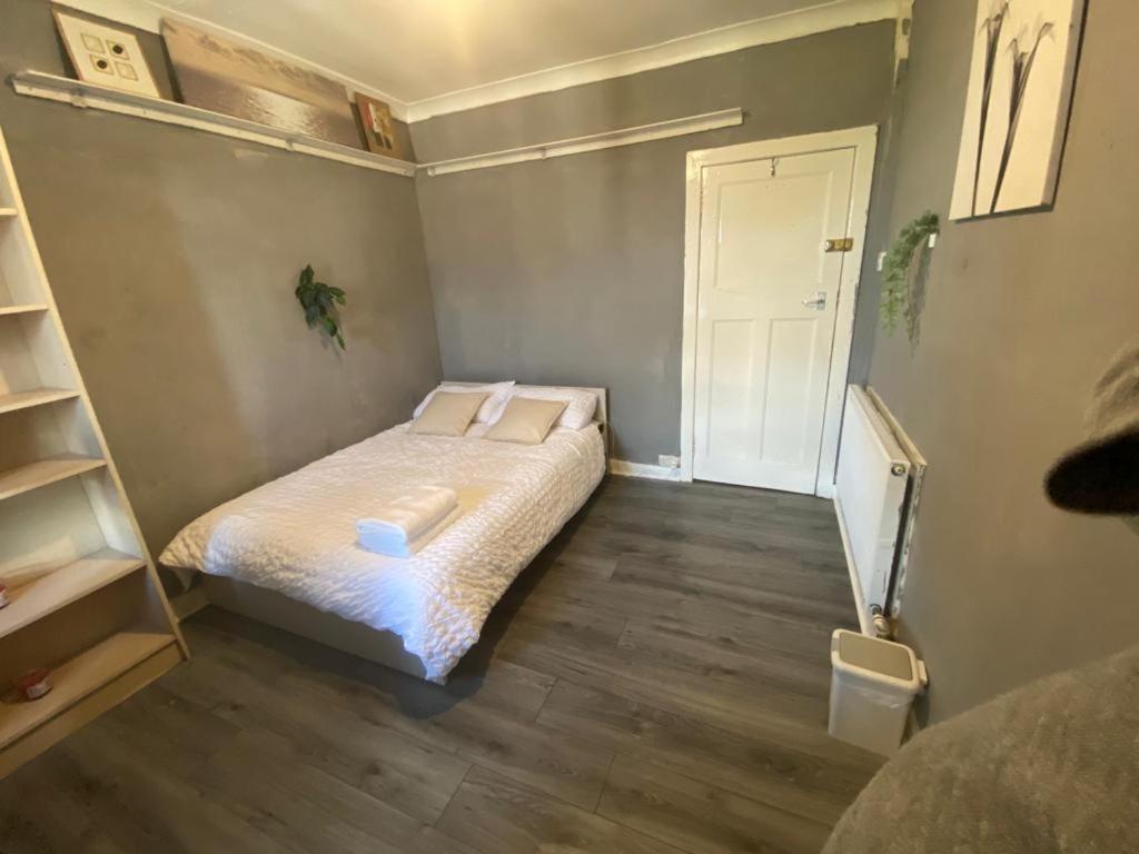 Lovely Private Room In Sandilands Dr Ab24 Aberdeen Exterior photo